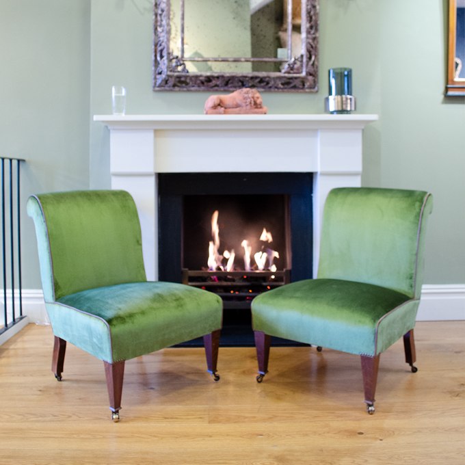 Milo chair pair in Capri silk velvet - Georgian green